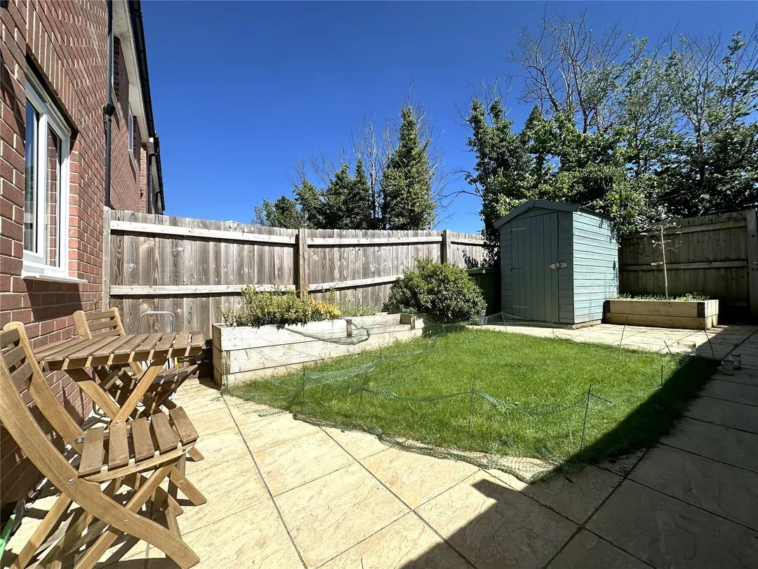 https://mr0.homeflow-assets.co.uk/files/photo/image/47939/8567/_x_/OCL240086_13.jpg