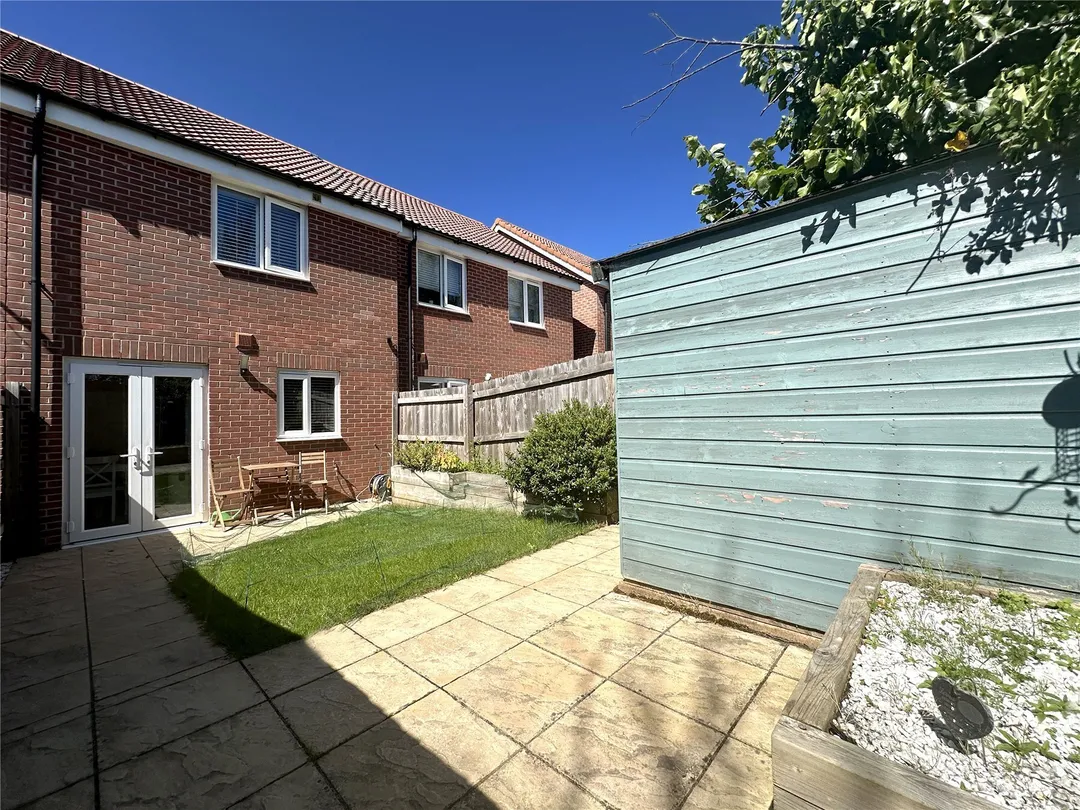 https://mr0.homeflow-assets.co.uk/files/photo/image/47939/8570/_x_/OCL240086_14.jpg