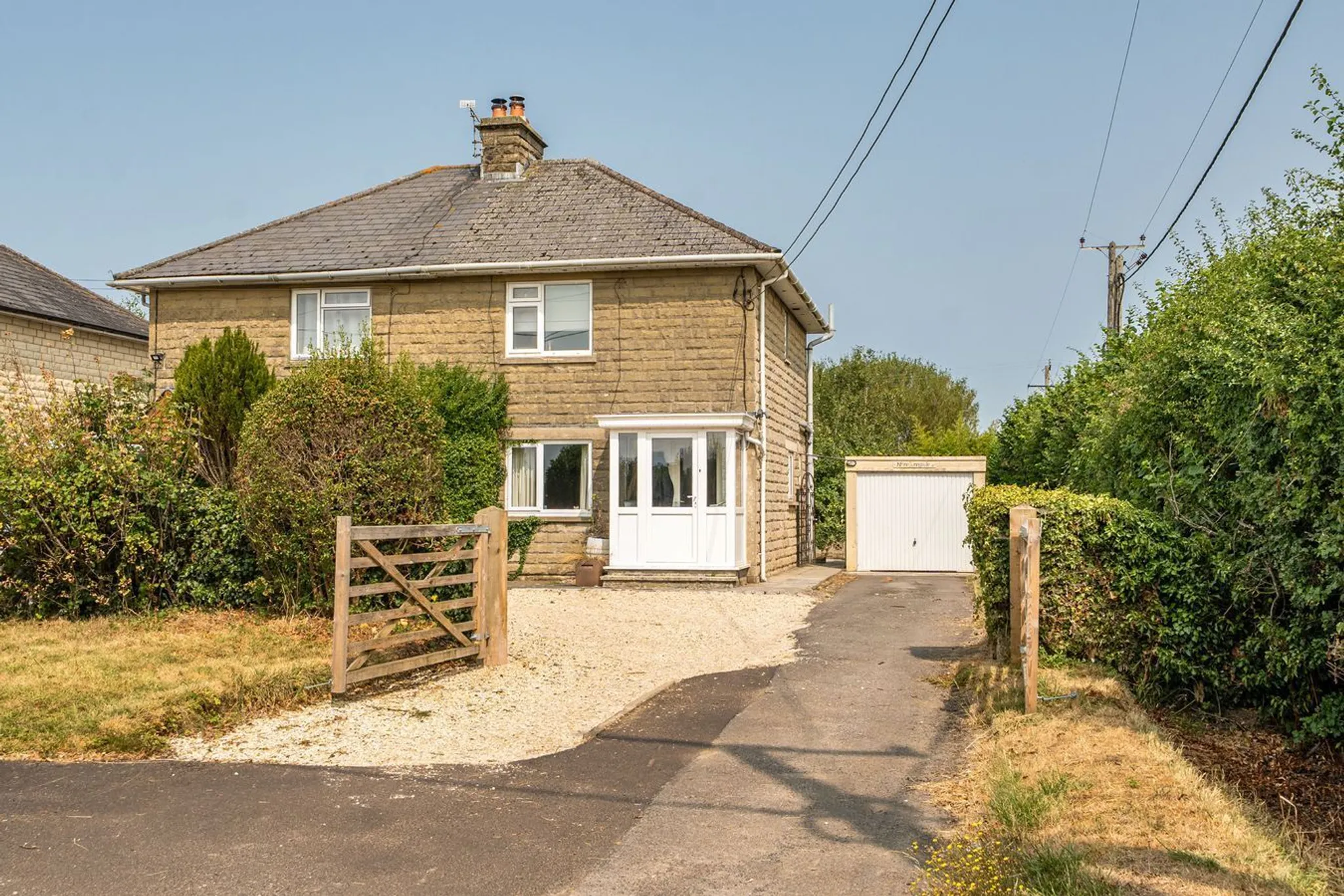 https://mr0.homeflow-assets.co.uk/files/photo/image/47939/9902/_x_/58420509.jpg