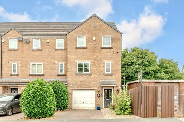Calderbrook Avenue, Burnley, Lancashi...