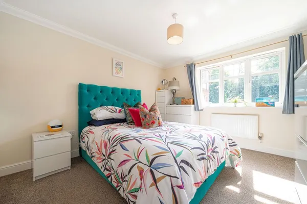 Portmore Park Road, Weybridge, KT13 photo 5
