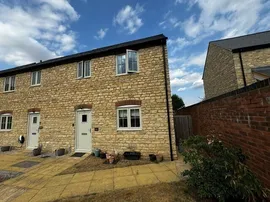 Manor Close, Deanshanger, MILTON KEYNES photo
