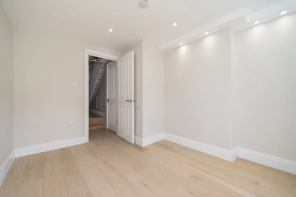 Warlock Road, London, W9 photo 25