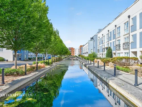 Canalside, Redhillphoto