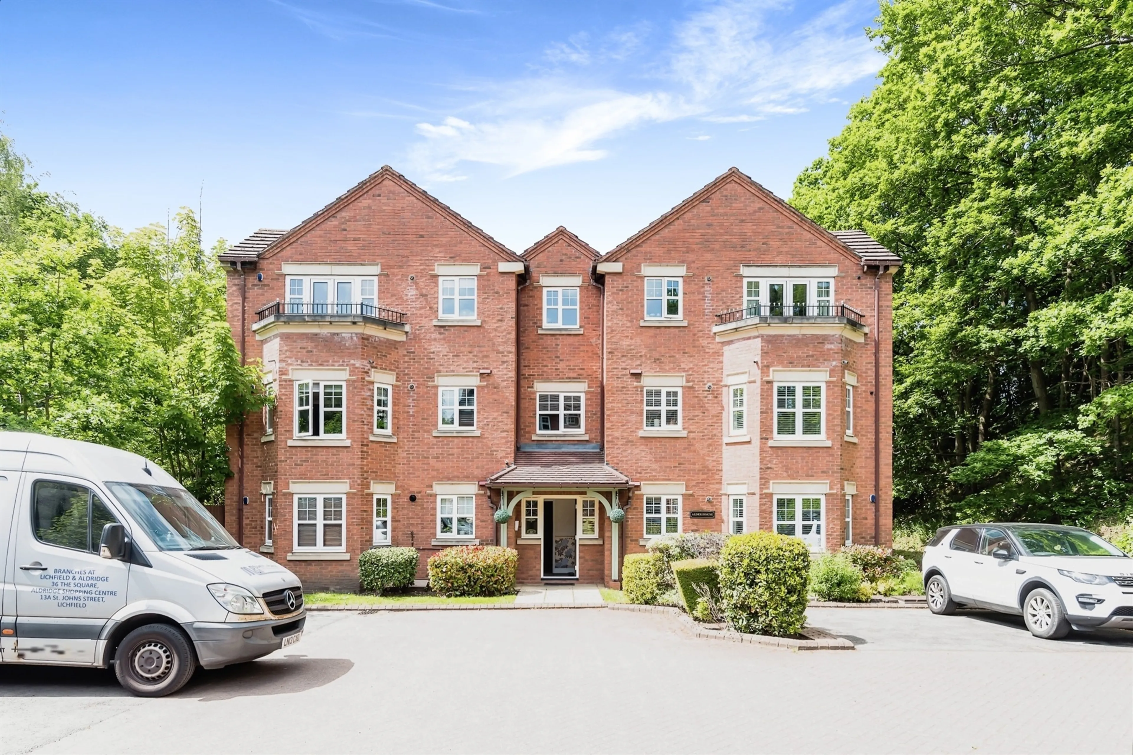 Property photo 0
