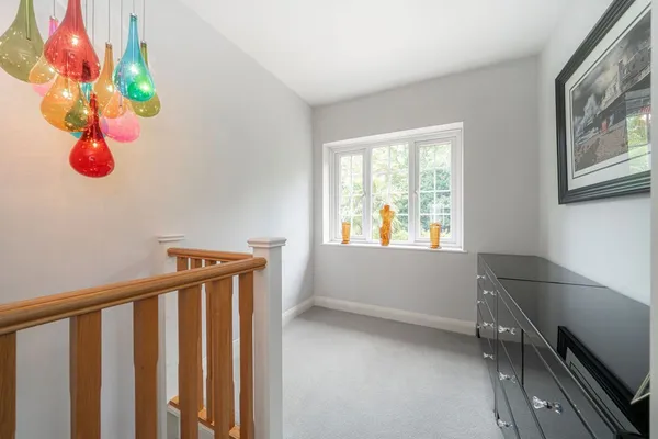 Queens Road, Weybridge, KT13 photo 11