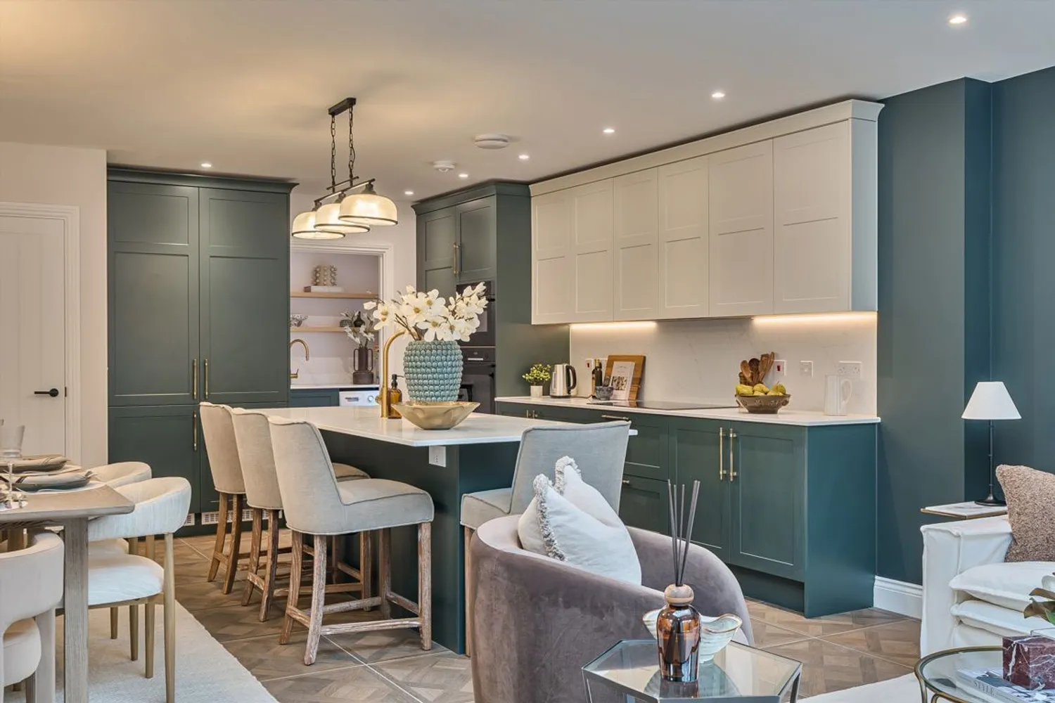 Queens Road, Weybridge, KT13 photo 3