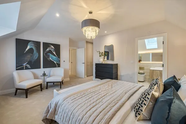 Queens Road, Weybridge, KT13 photo 4