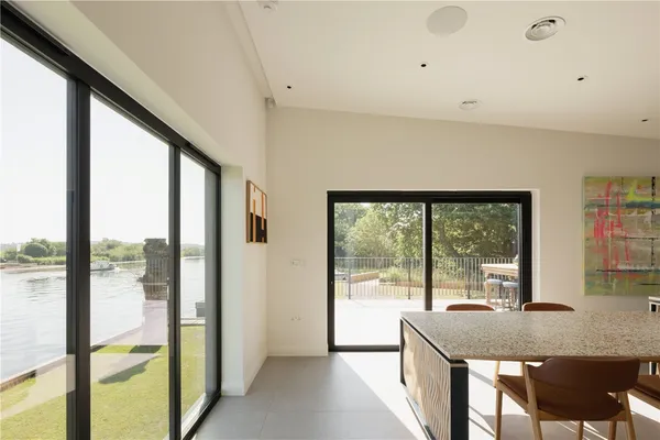 Surlingham, Norwich, NR14 photo 10