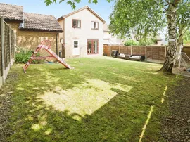 Horton Close, Rodley, Leeds thumb 2