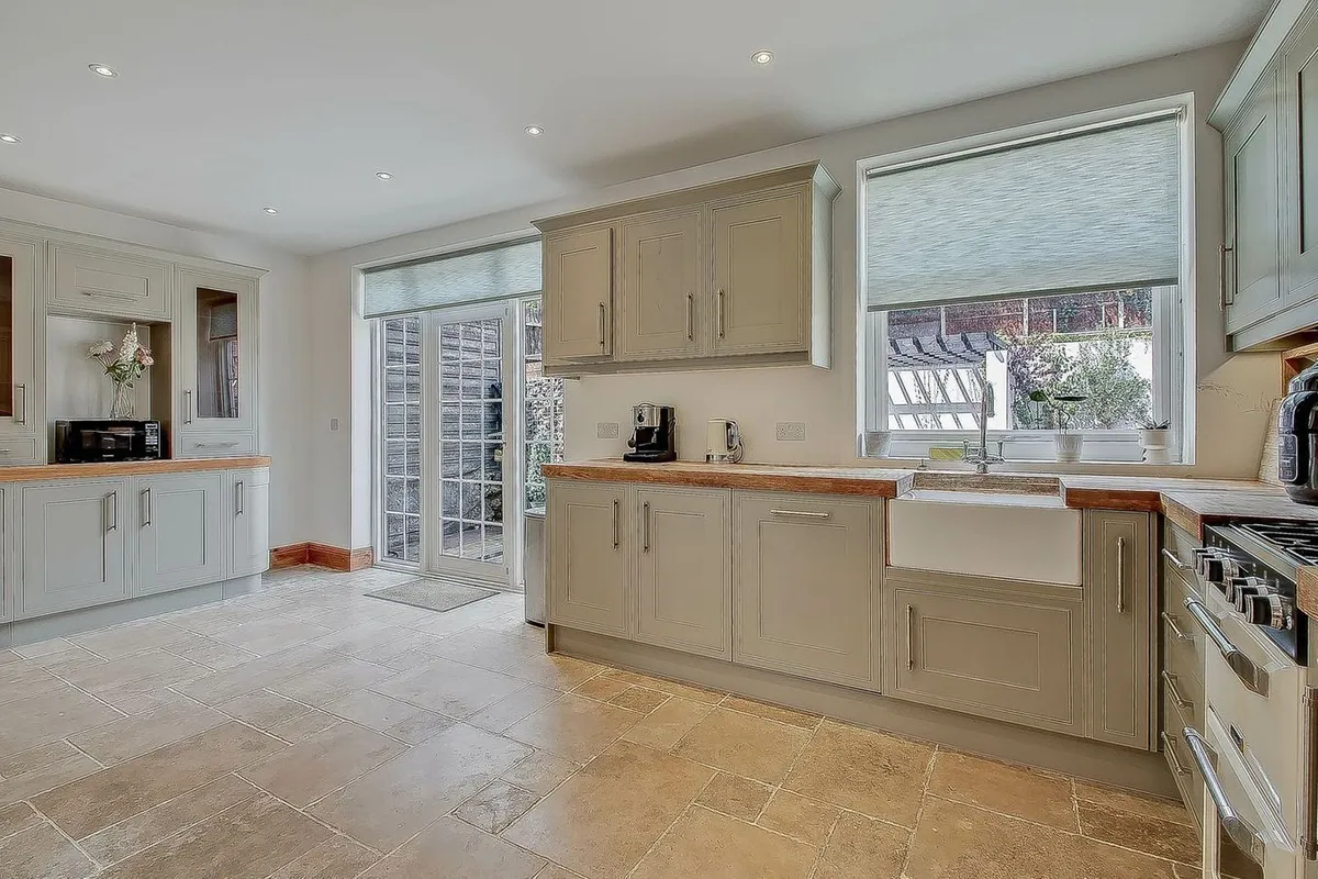 Dollis Hill Avenue, London, NW2