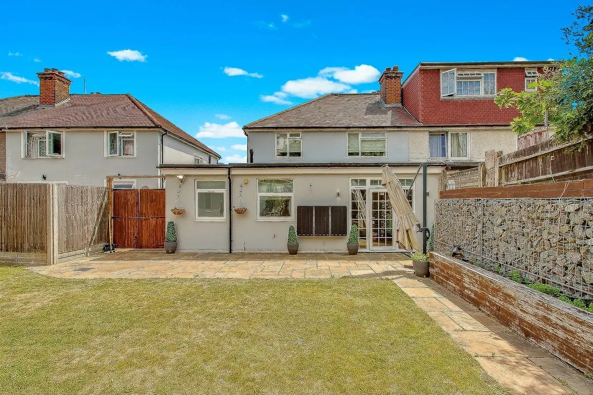 Dollis Hill Avenue, London, NW2