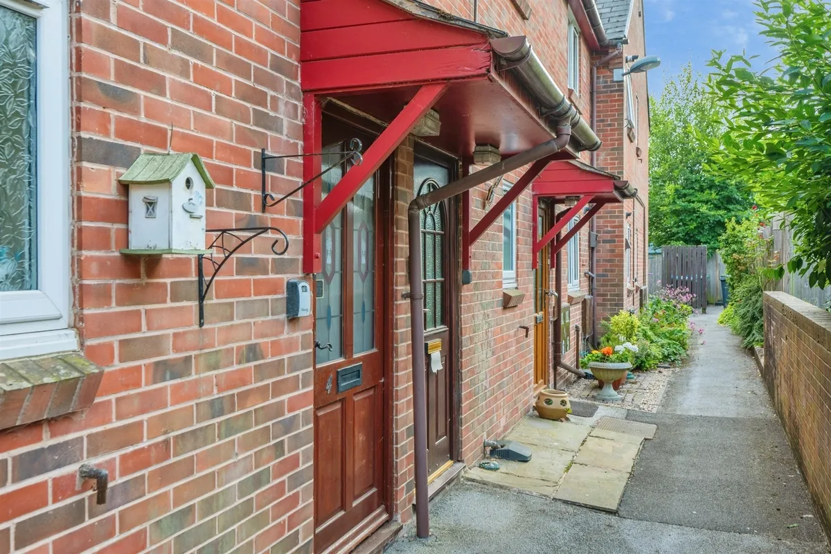 Henmore Place, Ashbourne