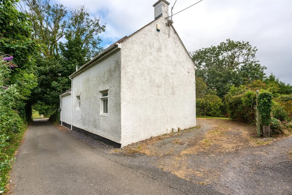 Llanbedrgoch, Isle of Anglesey, LL76