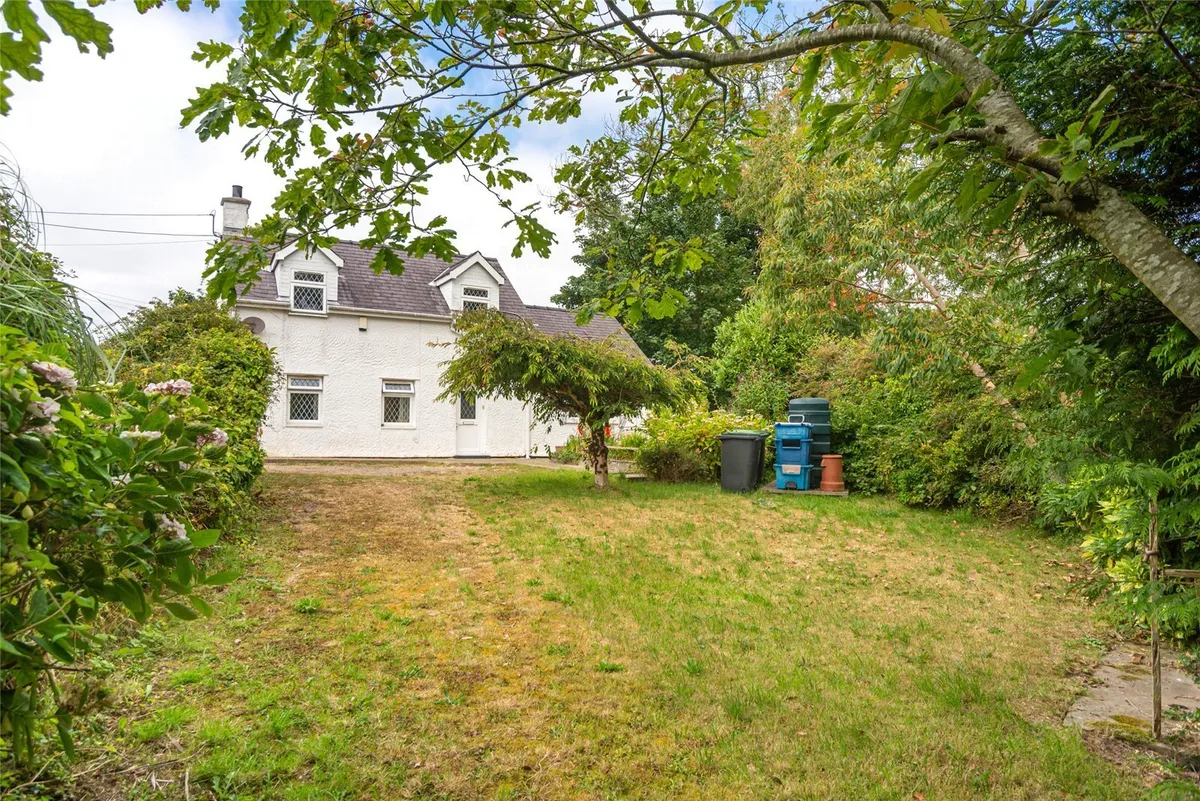 Llanbedrgoch, Isle of Anglesey, LL76