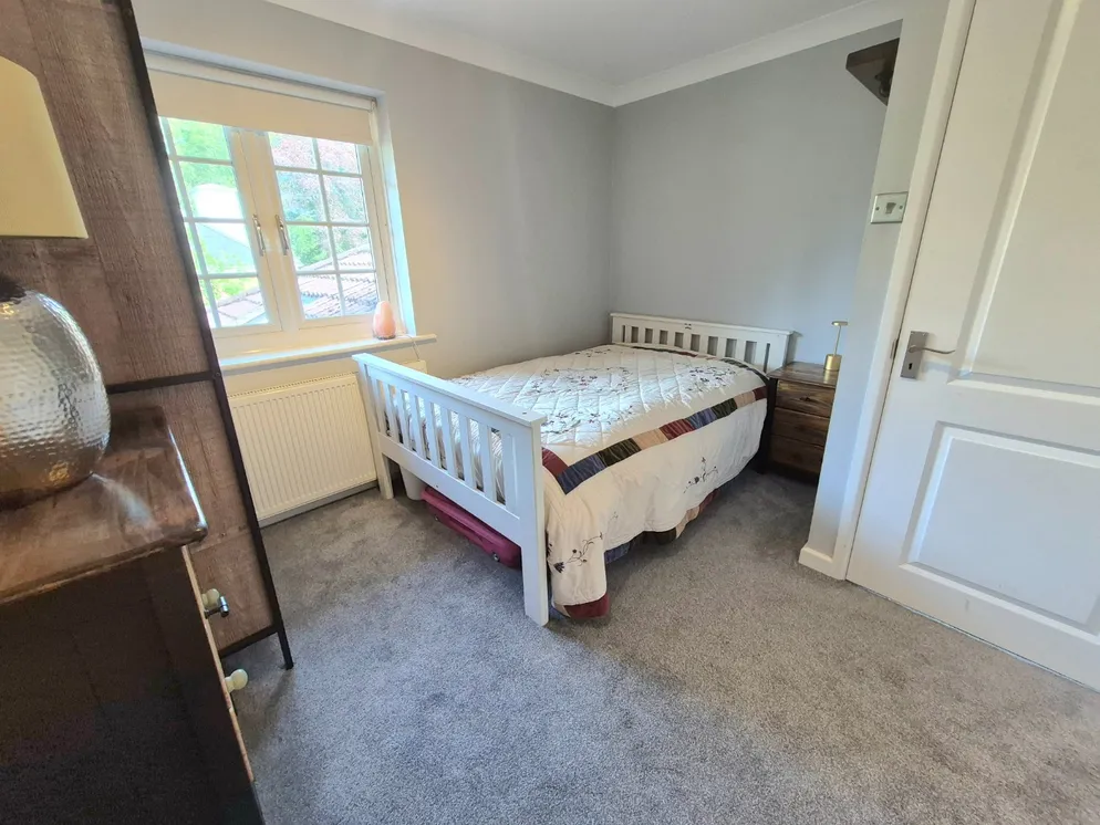 Property carousel item 11