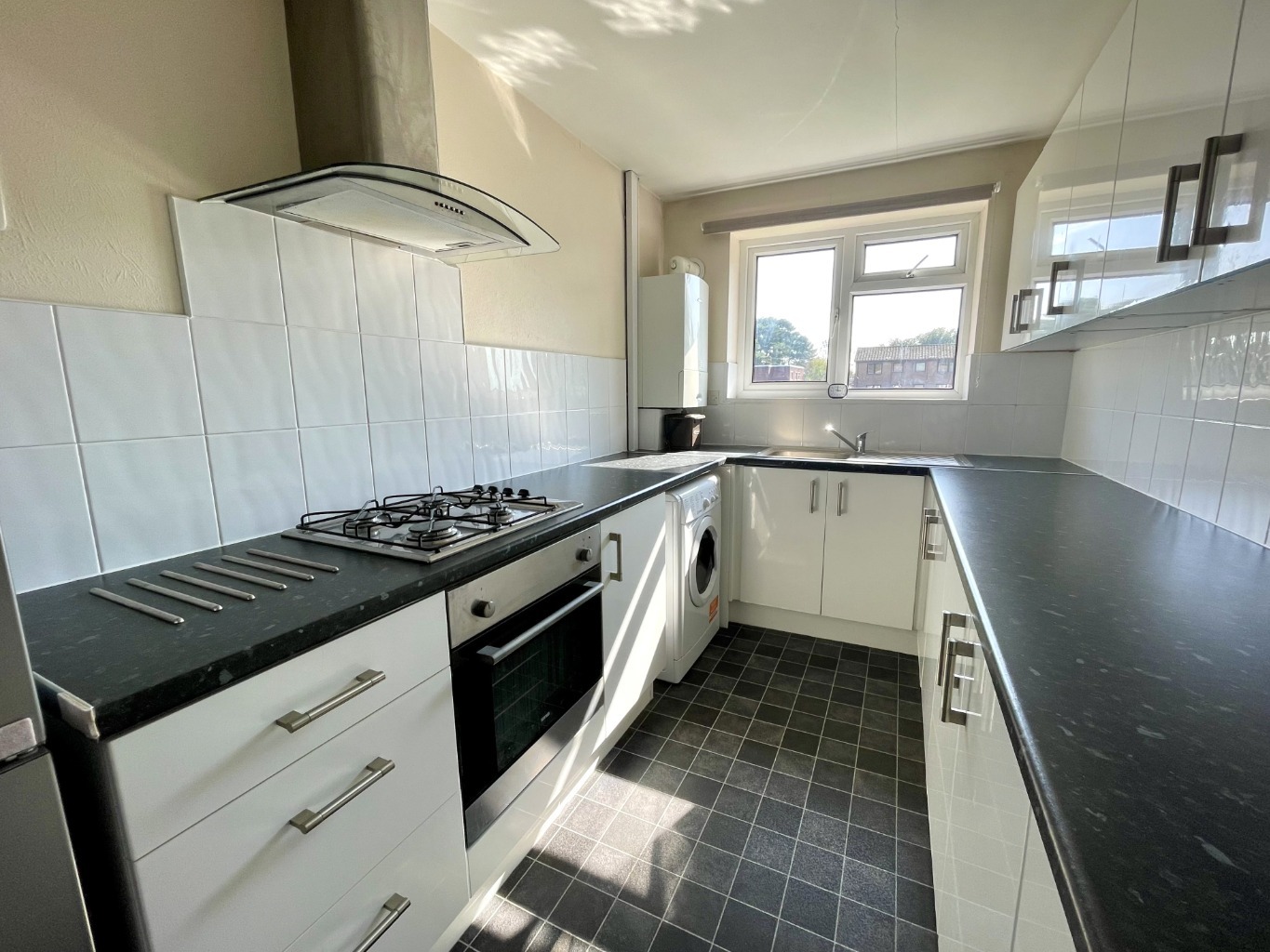 Mannington Hall, 16 Portarlington Road, Bournemouth BH4 8BY Image 4