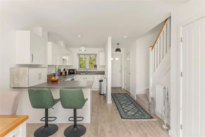 Property carousel image 8