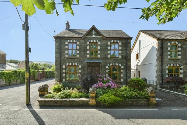 Pentwyn Road, Betws, Ammanford, Carma...
