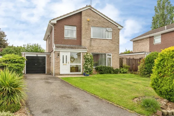 Moss Close, Willaston, Neston, Cheshi...