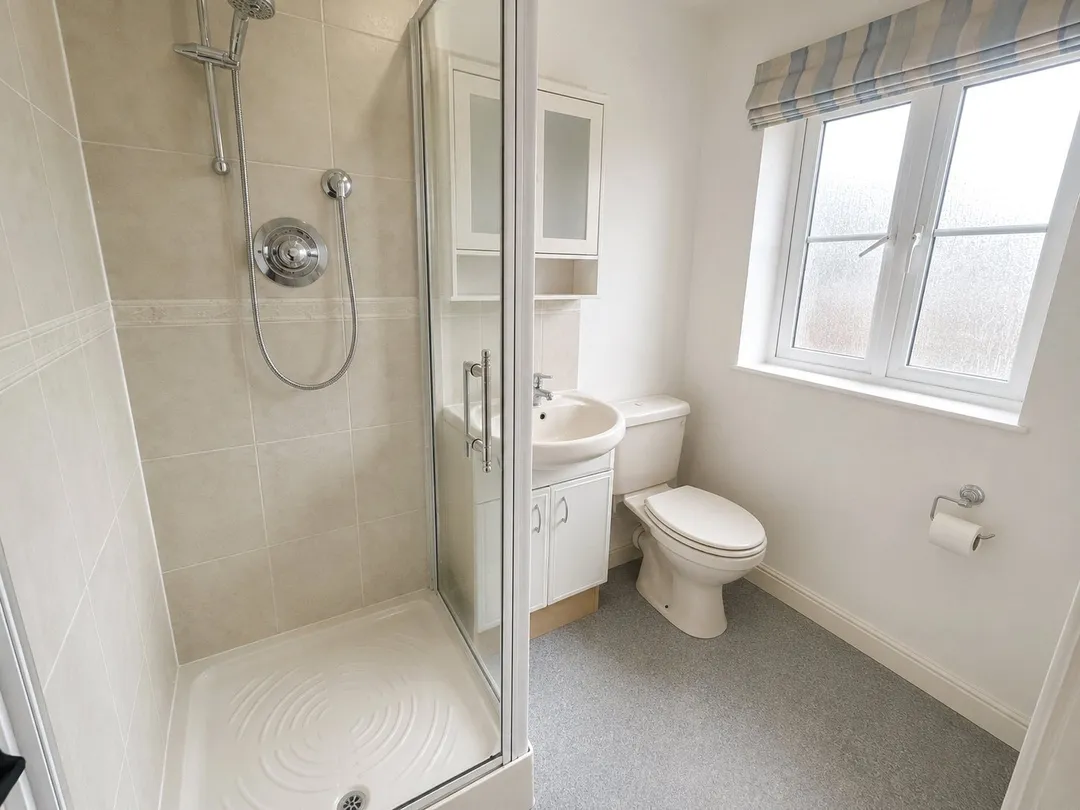 https://mr0.homeflow-assets.co.uk/files/photo/image/47942/8170/_x_/OCL230113_06.jpg