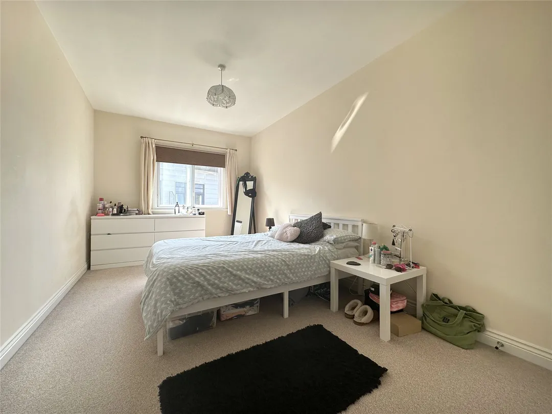 https://mr0.homeflow-assets.co.uk/files/photo/image/47943/0333/_x_/OCL150034_19.jpg