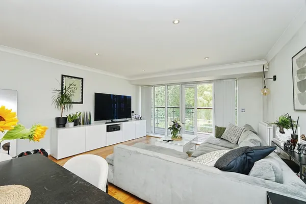 Creswell Drive, Beckenham, BR3
