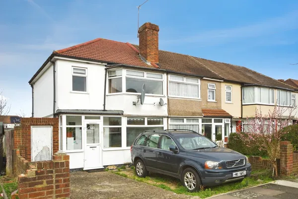 Crest Drive, Enfield, EN3