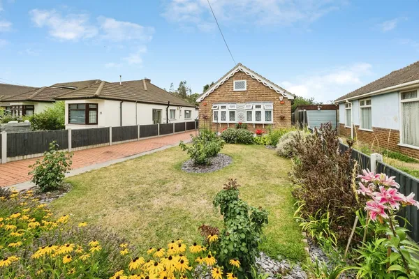 Briscoe Road, Rainham, RM13