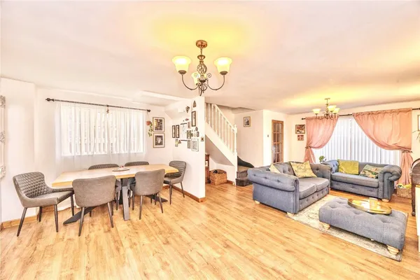 Holman Close, Waterlooville, Hampshir...