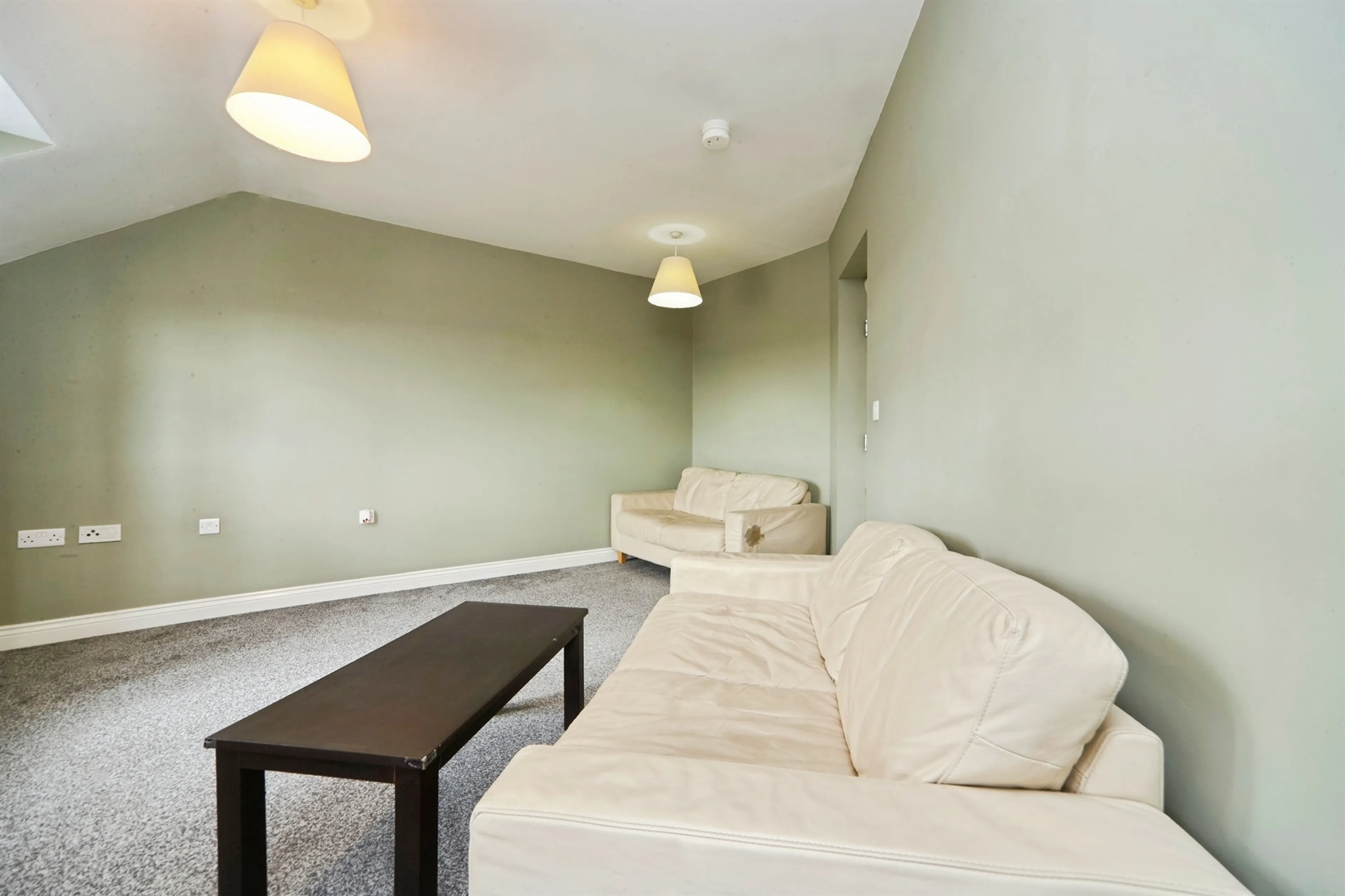 Property at Hill End Crescent, Leeds