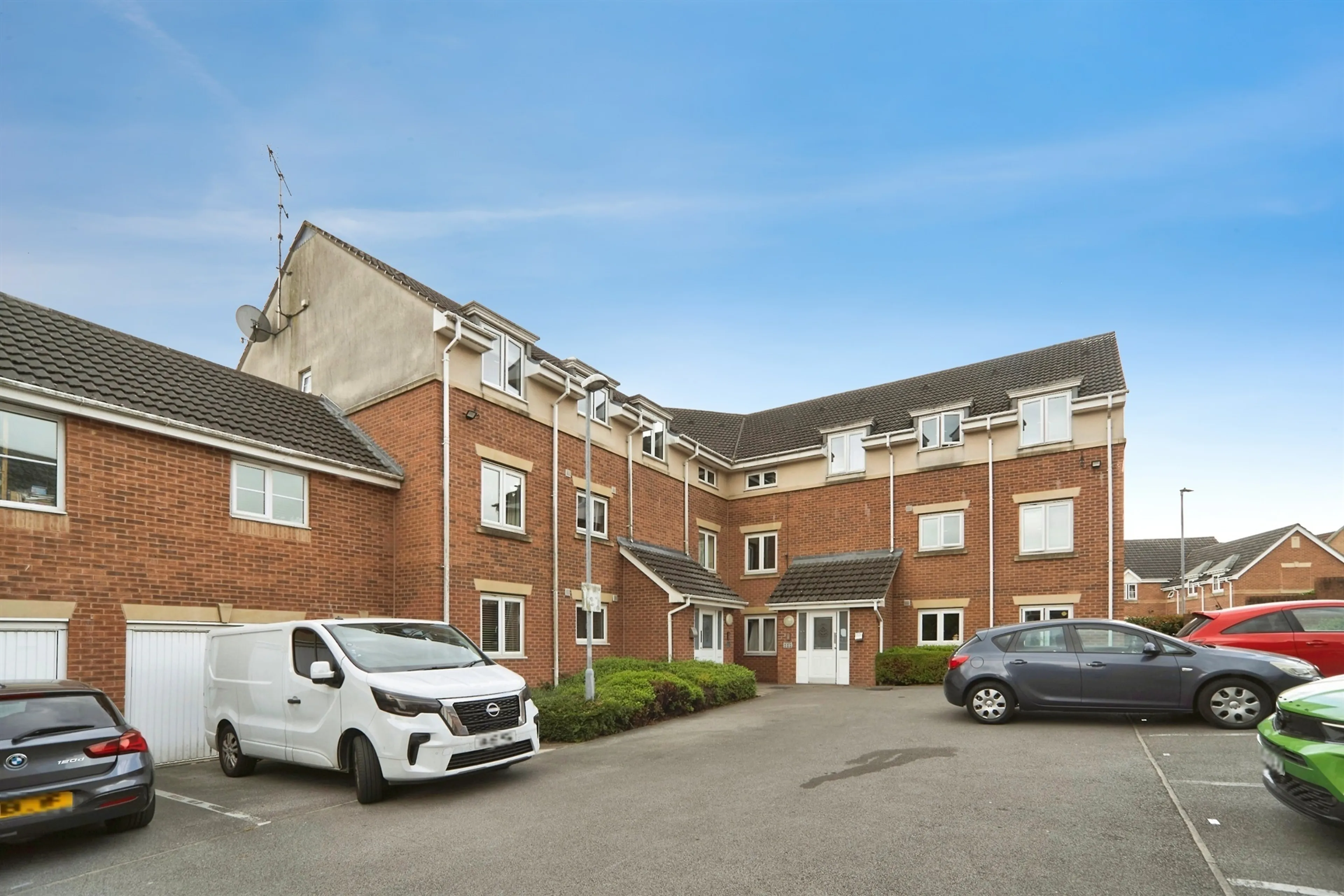 Property at Hill End Crescent, Leeds