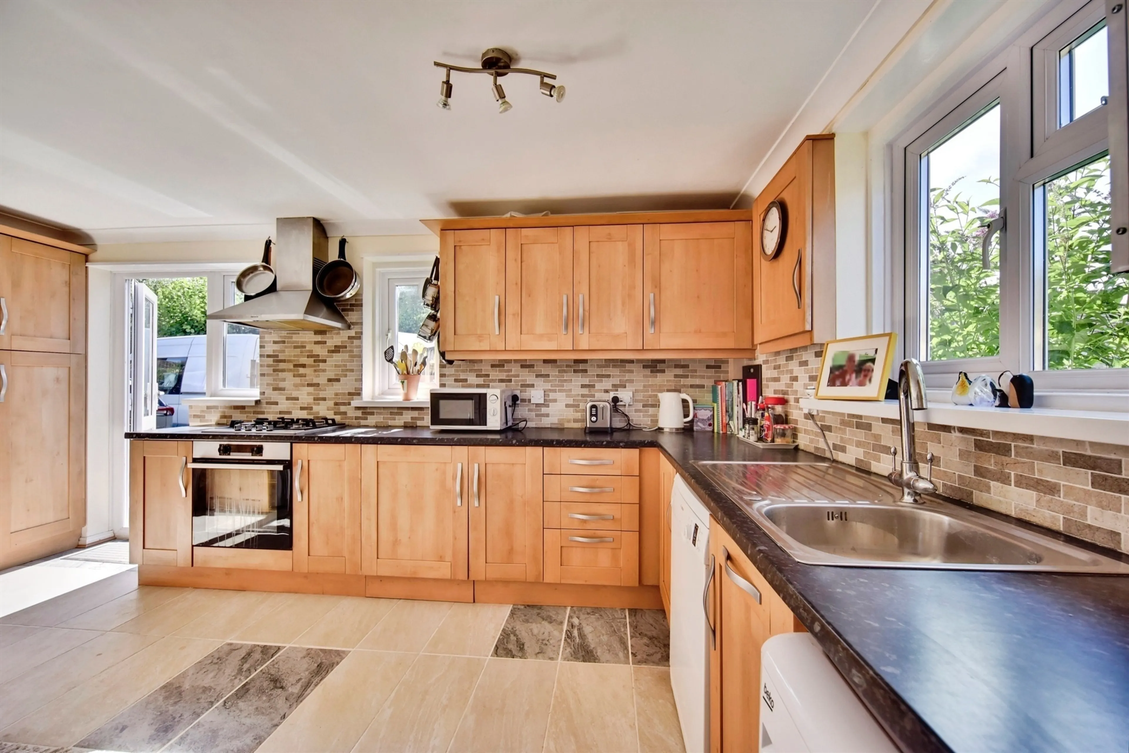 Property photo 0