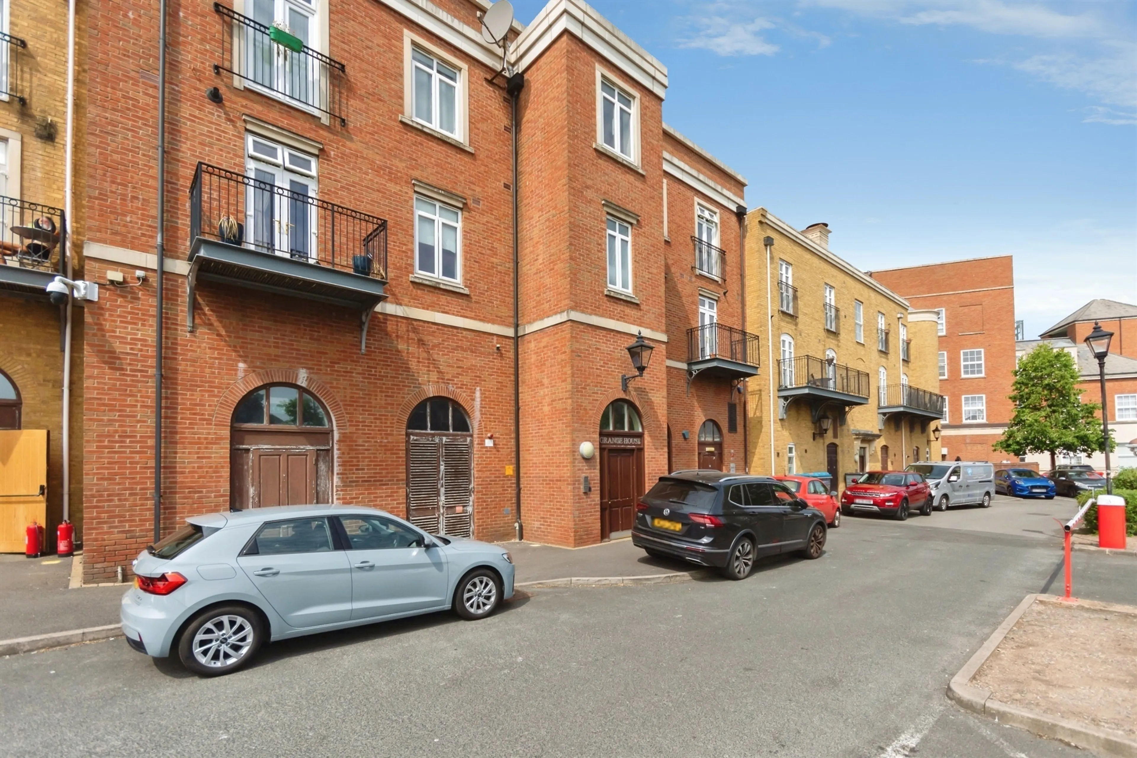 Property photo 0