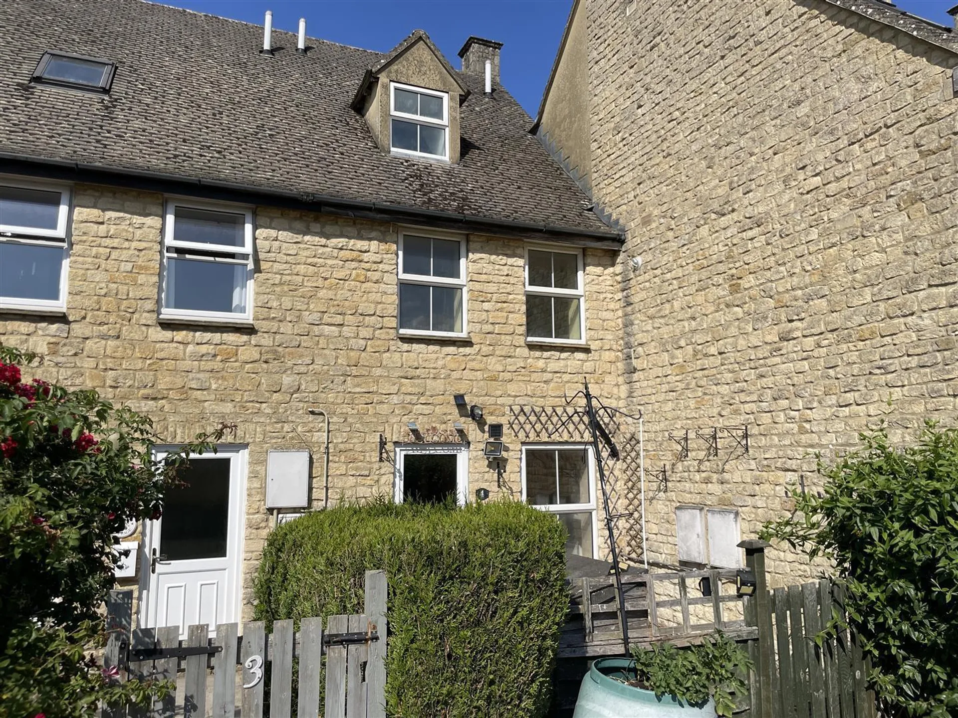 Property photo top 3