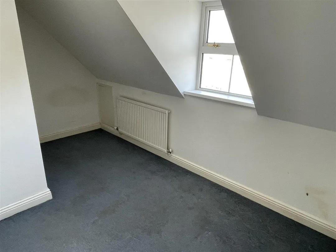 https://mr0.homeflow-assets.co.uk/files/photo/image/47950/0060/_x_/vRi5Qz2YHkGD6akFn7HBNA.jpg