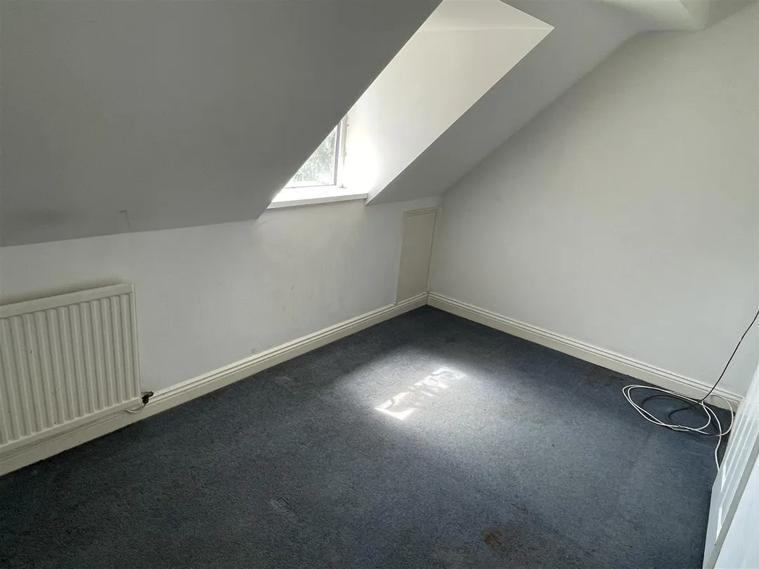 https://mr0.homeflow-assets.co.uk/files/photo/image/47950/0061/_x_/JRfjFZ4SW02lRI7Sntinjg.jpg