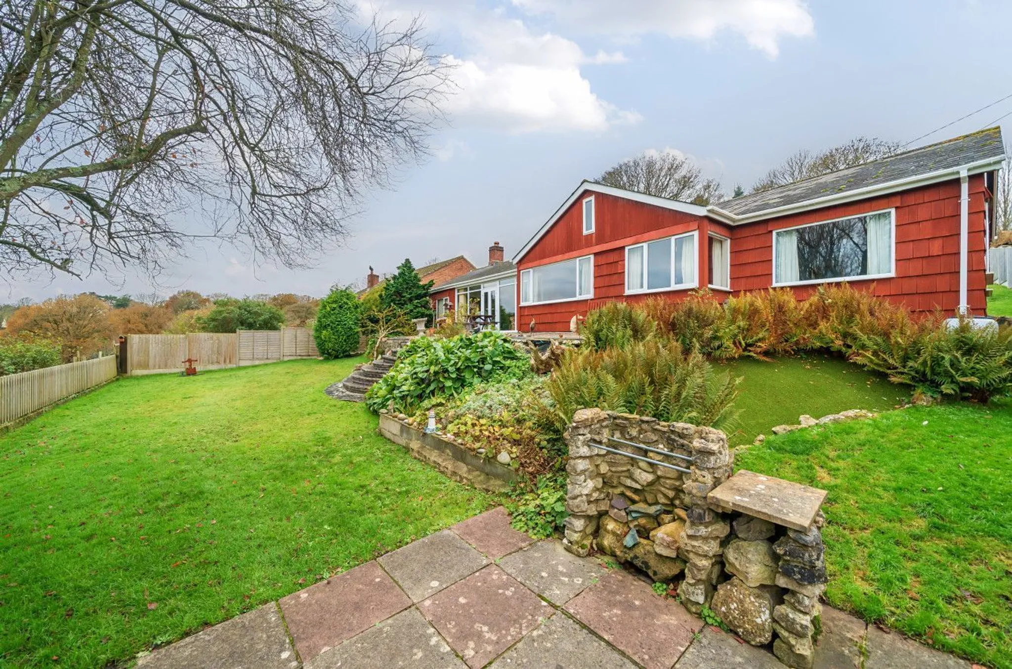 https://mr0.homeflow-assets.co.uk/files/photo/image/47950/2154/_x_/51903008.jpg