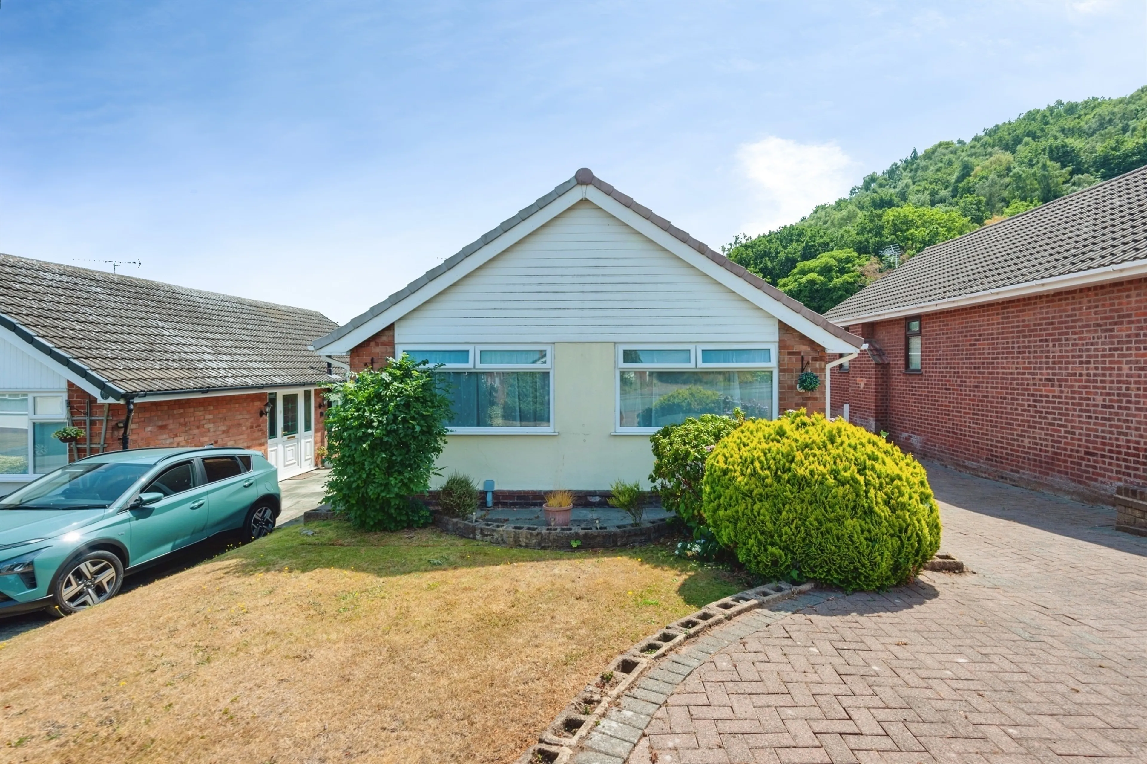 Property at Cambridge Gardens, Helsby, Frodsham