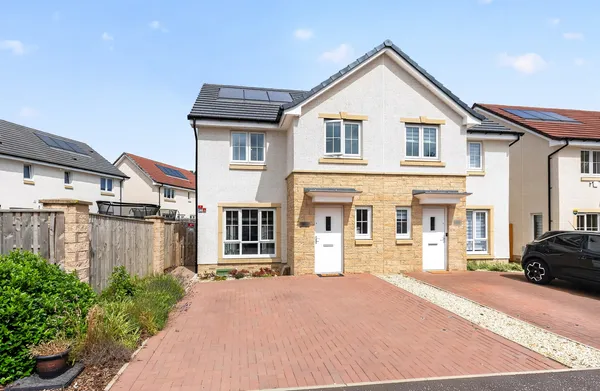 Sandstone Crescent, Thornliebank, Gla...