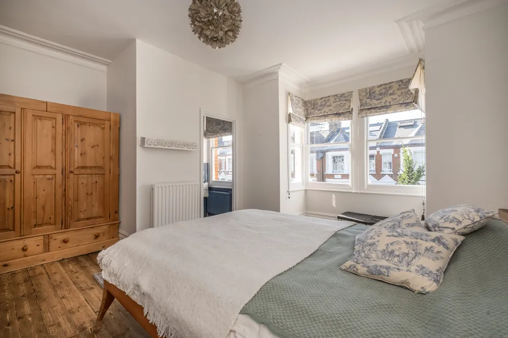 Wilton Avenue, London, W4 photo 9