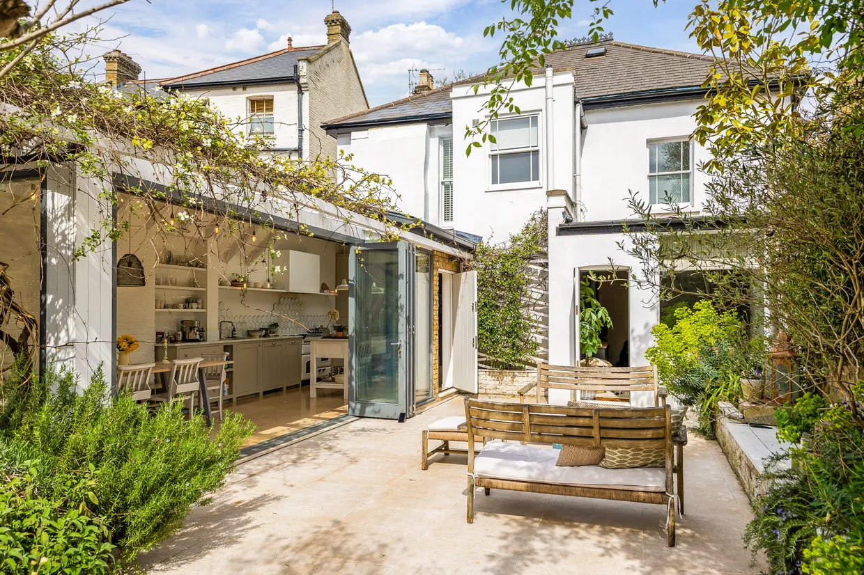 Thames Street, Hampton, TW12 photo 1