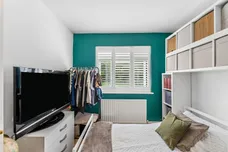 New Close, London