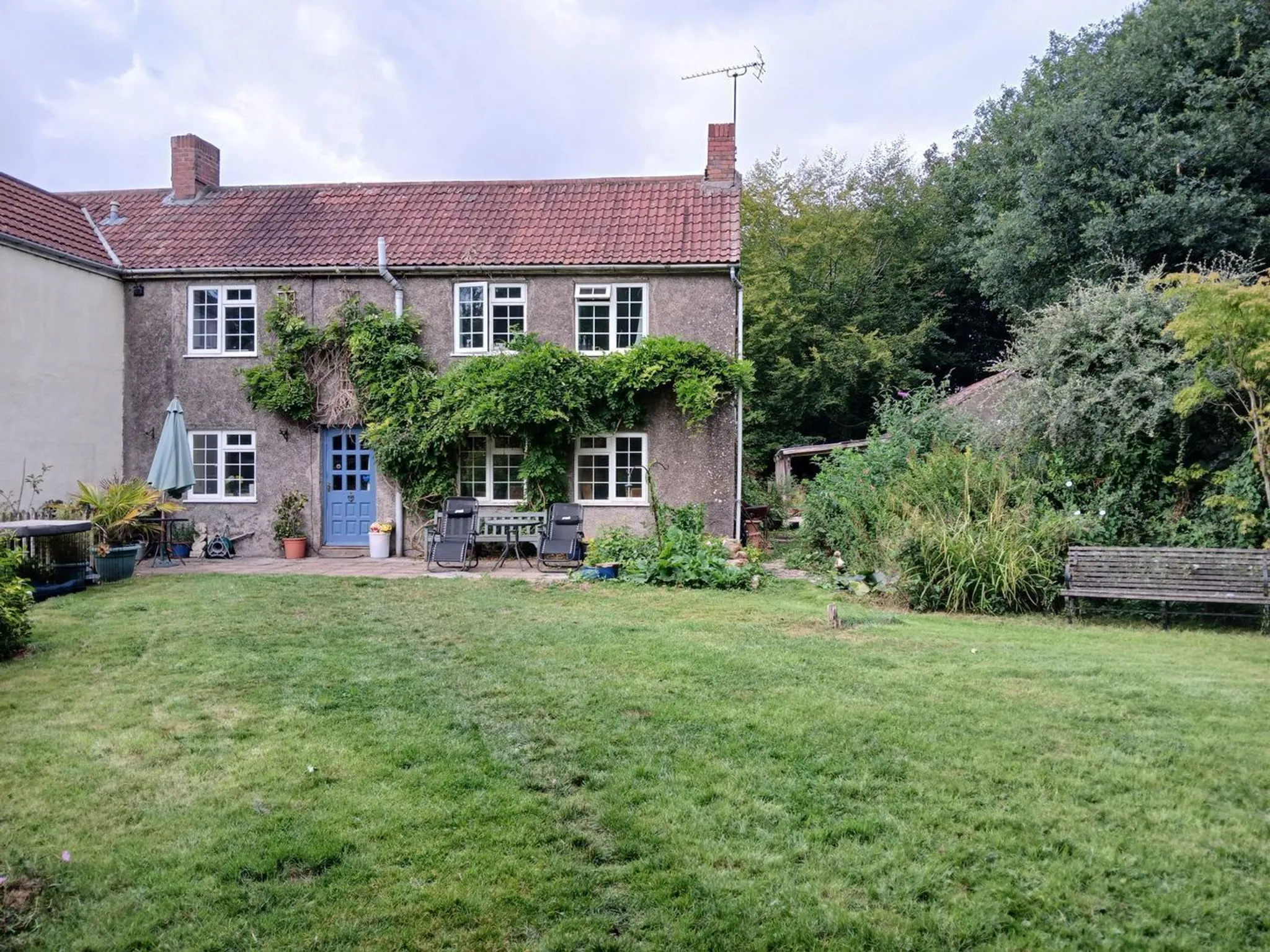 https://mr0.homeflow-assets.co.uk/files/photo/image/47952/1112/_x_/51136720.jpg