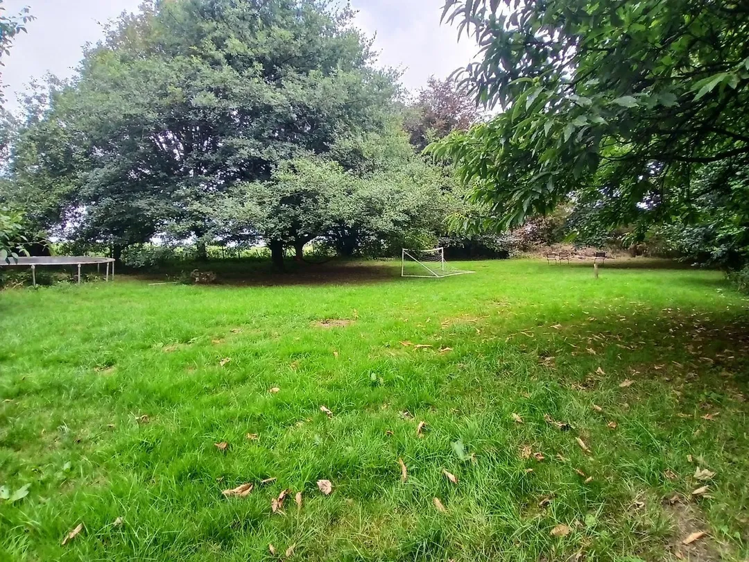 https://mr0.homeflow-assets.co.uk/files/photo/image/47952/1113/_x_/51136233.jpg