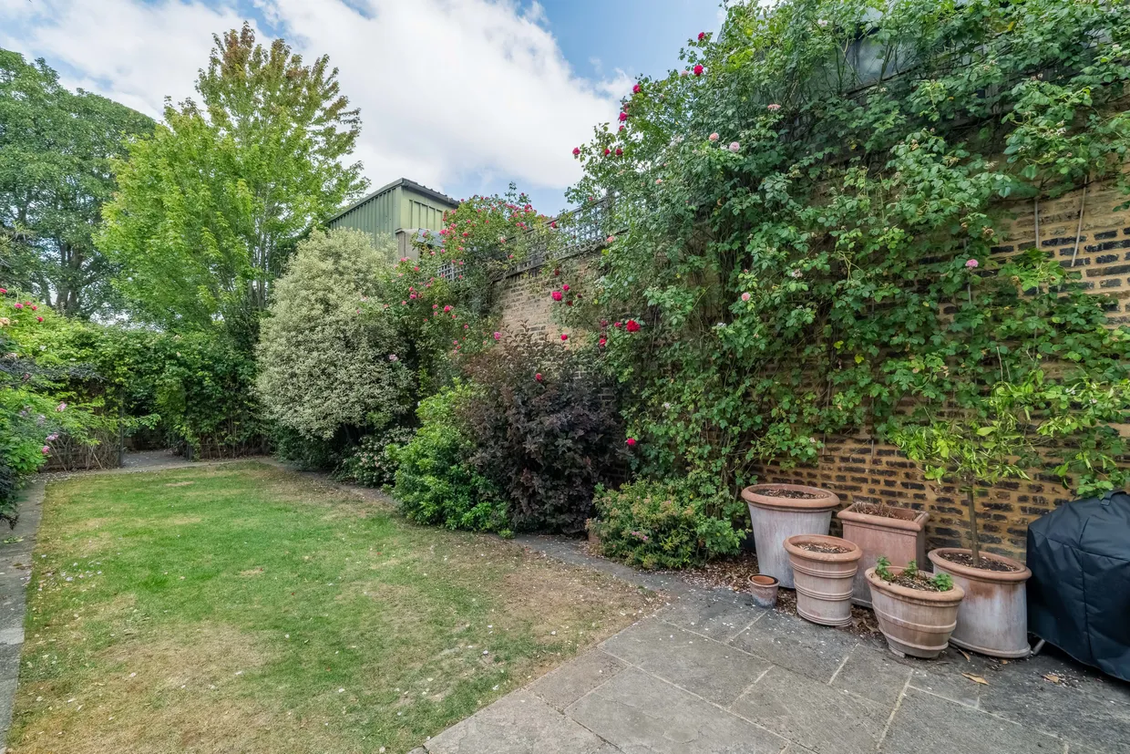 Furlong Road, London, N7 photo 18