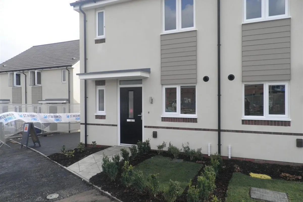 Bell Road, Edison Place, Rugby