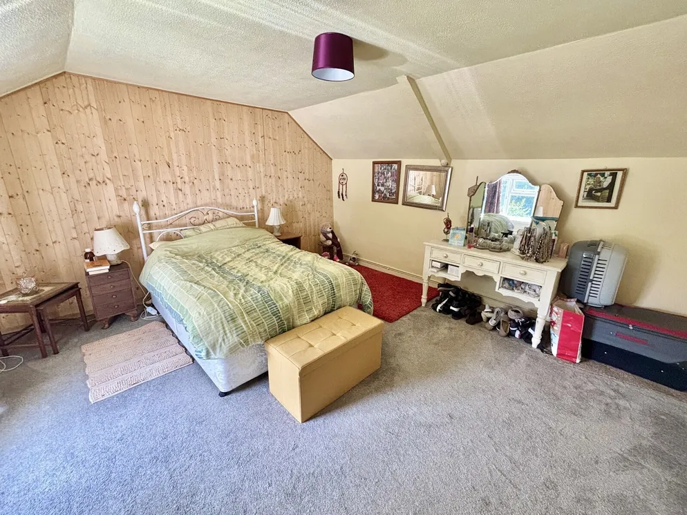 Property carousel item 15