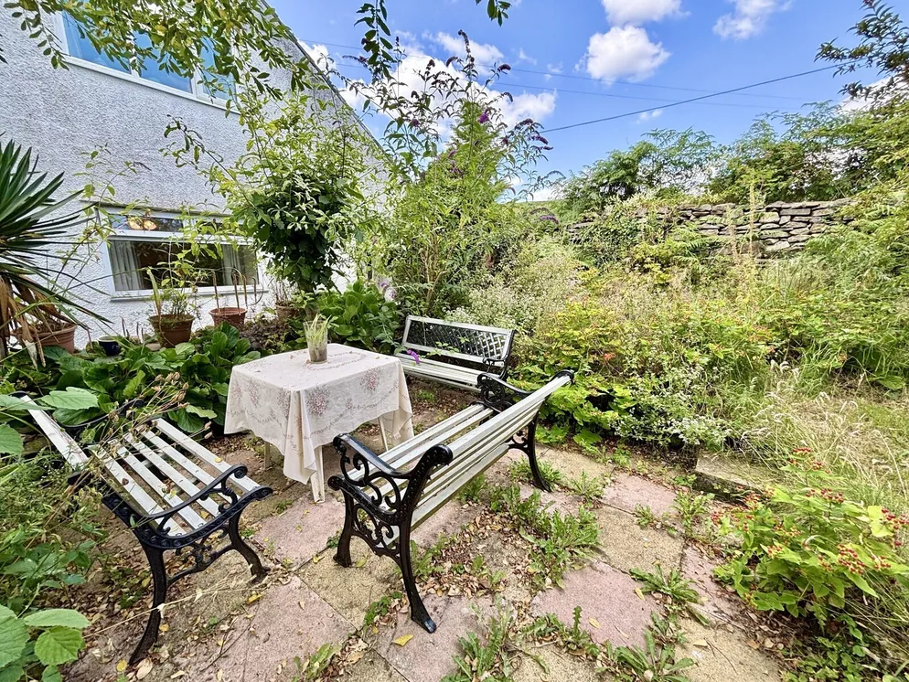 Property carousel item 30