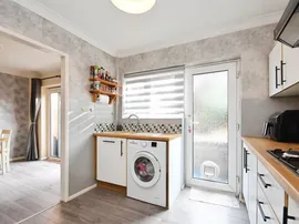 Heron Way, Upminster thumb 3
